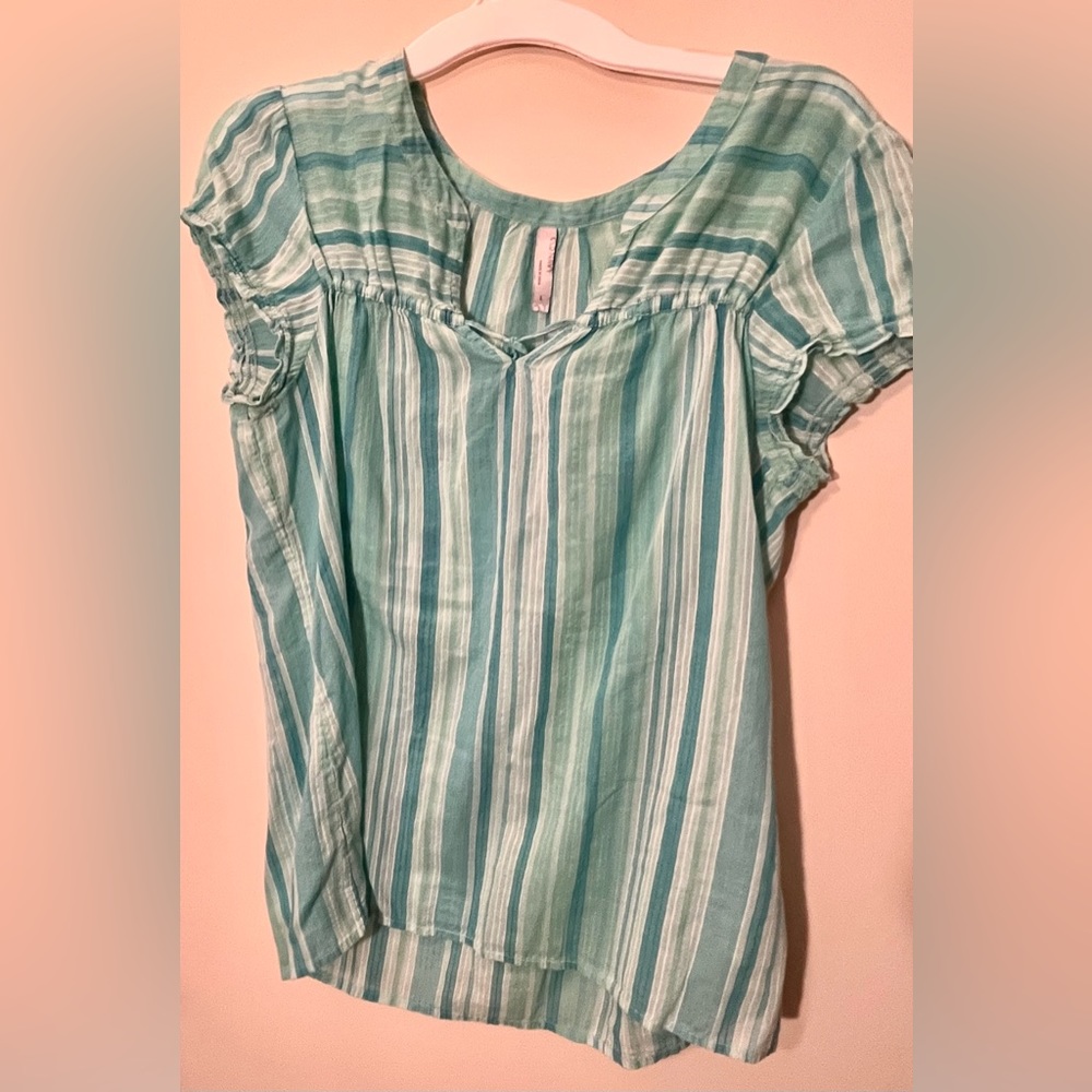 Old Navy. Large. 100% cotton. Blue/green stripped top.  Light weight. Casual.